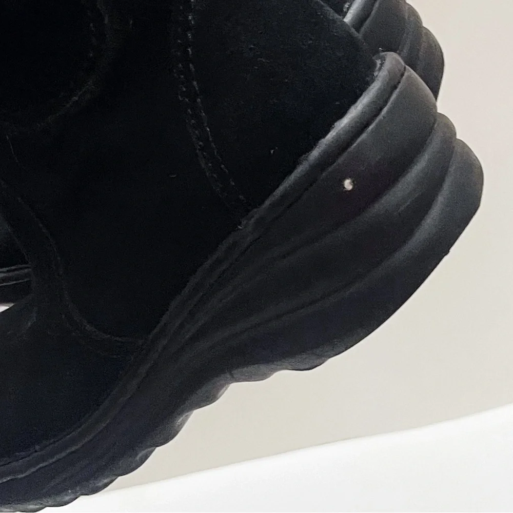 Vintage Y2K American Eagle Outfitters Black Suede Boots Winter Ski Casual